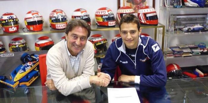 En momentos como este, con Alex Palou a tiro de piedra de ganar en la Indycar, te imaginas la sonrisa que estaría poniendo ahora mismo Adrián Campos