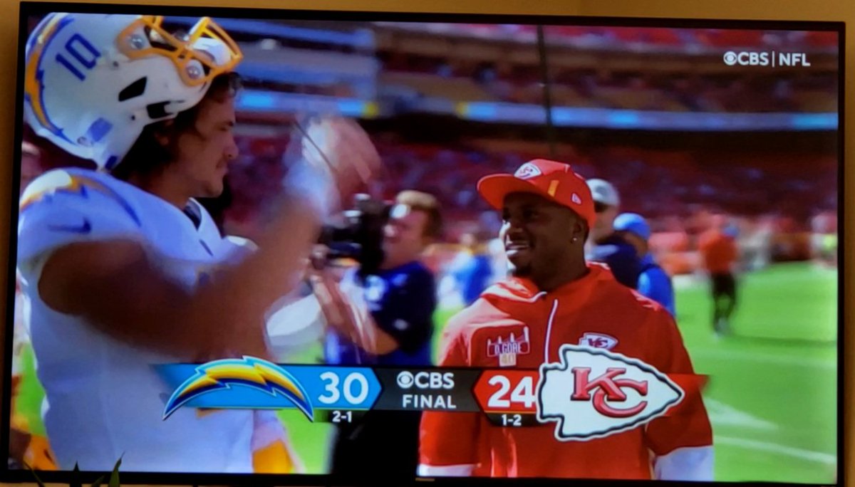 beautyandbolts's tweet photo. Mahomes do you believe it now?? 😂😉 #boltup Cause we all can see it... hopefully you can now too. https://t.co/2OJhdsbLE8
