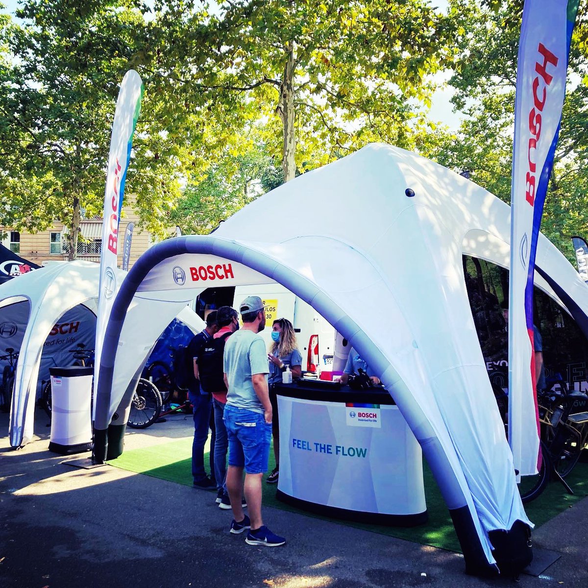 Ferran_BOSCH_'s tweet photo. Maravillosa experiencia en @SeaOtterEurope visitando el stand de @BoscheBikeUS y probando la nueva tecnología #smartsystem por los bosques de #Girona 
Gracias a Laura Sánchez y Fabio Malta por vuestra hospitalidad. #FeeltheFlow con @BoschEspana https://t.co/IMi9JI1mzt