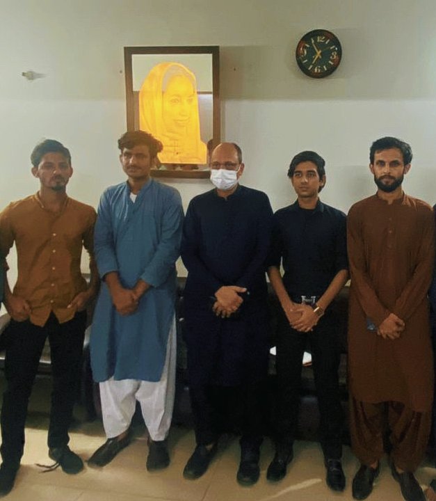 callmedani00's tweet photo. #MCAT We presented our demands of recondut to Information Minister Saeed ghani. He will hold a press conference with Health Minister of sindh. STAY TUNED and hope for the best..
#OneNationOneMDCAT 
@SaeedGhani1 
@faizanmaroof_ 
@hlfbloodphenix https://t.co/xSRmPf1H2F