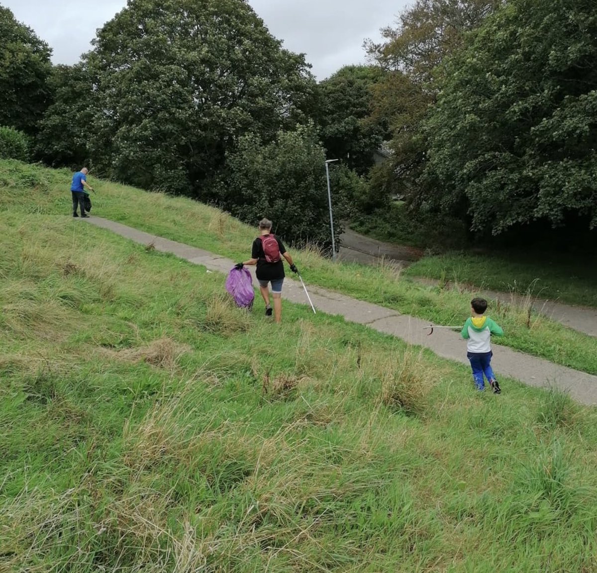 HighViewPlym's tweet photo. Well done to Theo &amp; Stanley for joining in the Efford community litter pick this afternoon. Swipe ➡️ to see how many bags of litter we collected! 🚮 Efford community litter picks take place the last Sunday of every month, the next one will be on the 31st October.  #cleanourpatch https://t.co/ZlRF3sMW3V