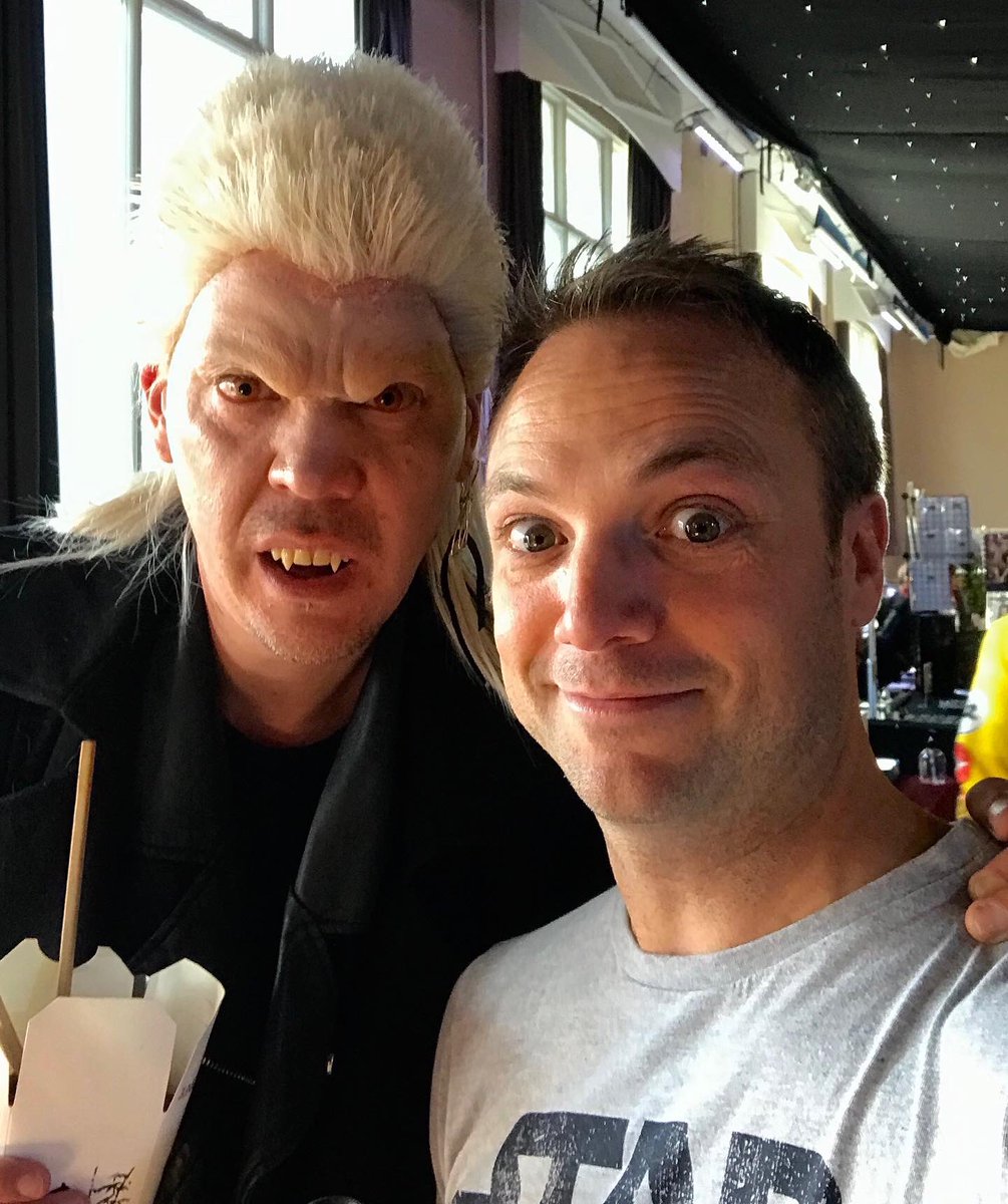 sidiousart's tweet image. Great day today with the dude from lost boys oh and having a stall at Bath Comic Con! #thelostboys #sidiousart #bathcomiccon