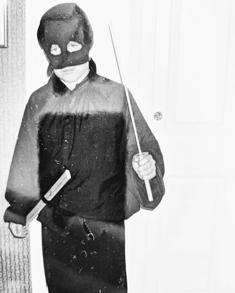 Look at this little ninja. Drew’s gonna cut you if you don’t go listen to <a href="/DearRouge/">DEAR ROUGE</a> new single #fakefame