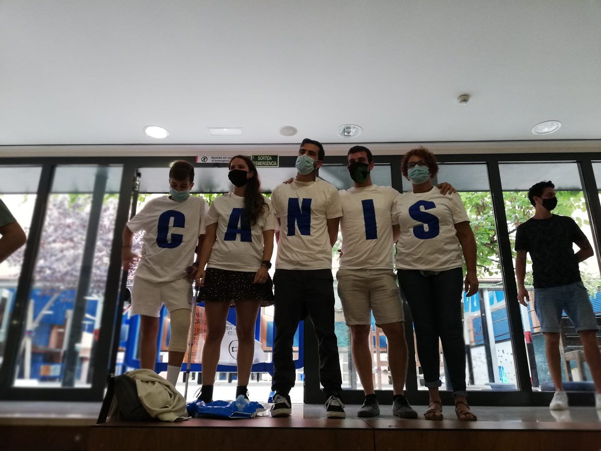 BasquetLldG's tweet photo. Victòria del SAM @VerdiInfo vs @btclaret per 62-54 en un partit gens fàcil i en el que hem hagut de treballar molt per tirar-lo endavant i on la defensa de l'últim quart ha estat clau. Hem acomiadat a @Canyes11 com es mereix en un pavelló ple per agrair els seus 22 anys de blau. https://t.co/6i7WB6Z86B