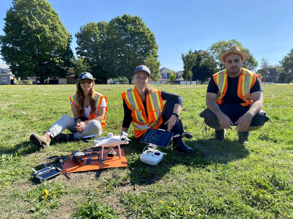 sophienito's tweet photo. 🌳Official team picture ✨our @UBC smart urban forests research group is flying two different UAVs in the field to collect high-resolution data on urban #trees and #greenspaces, which have been critical this past summer during heat waves in Vancouver ☀️ https://t.co/5Hizazb0CJ