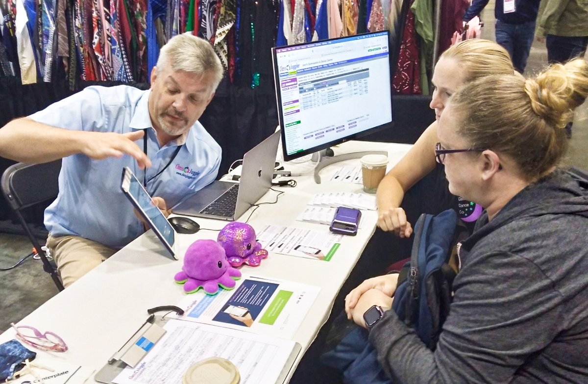 ClassJuggler's tweet photo. Before we "closed up shop" at Orlando #UDMA, we squeezed in a couple of last minute ClassJuggler product demos, this one here for Anna Rose and a colleague from Dreamer’s Dance Company (https://t.co/sG9RGFSQgB). Check out the great dance vids on their website! https://t.co/ndWXEUDPHE