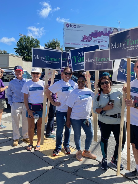 MaryTamerBoston's tweet photo. A picture perfect day for the big return of the Corrib 5K in #WestRoxbury! Thanks to all of our friends & supporters for joining our standout & keeping runners hydrated at our Mile 2 water station. Truly one of the best days of the year in #District6! https://t.co/C6ZGkbVoFW