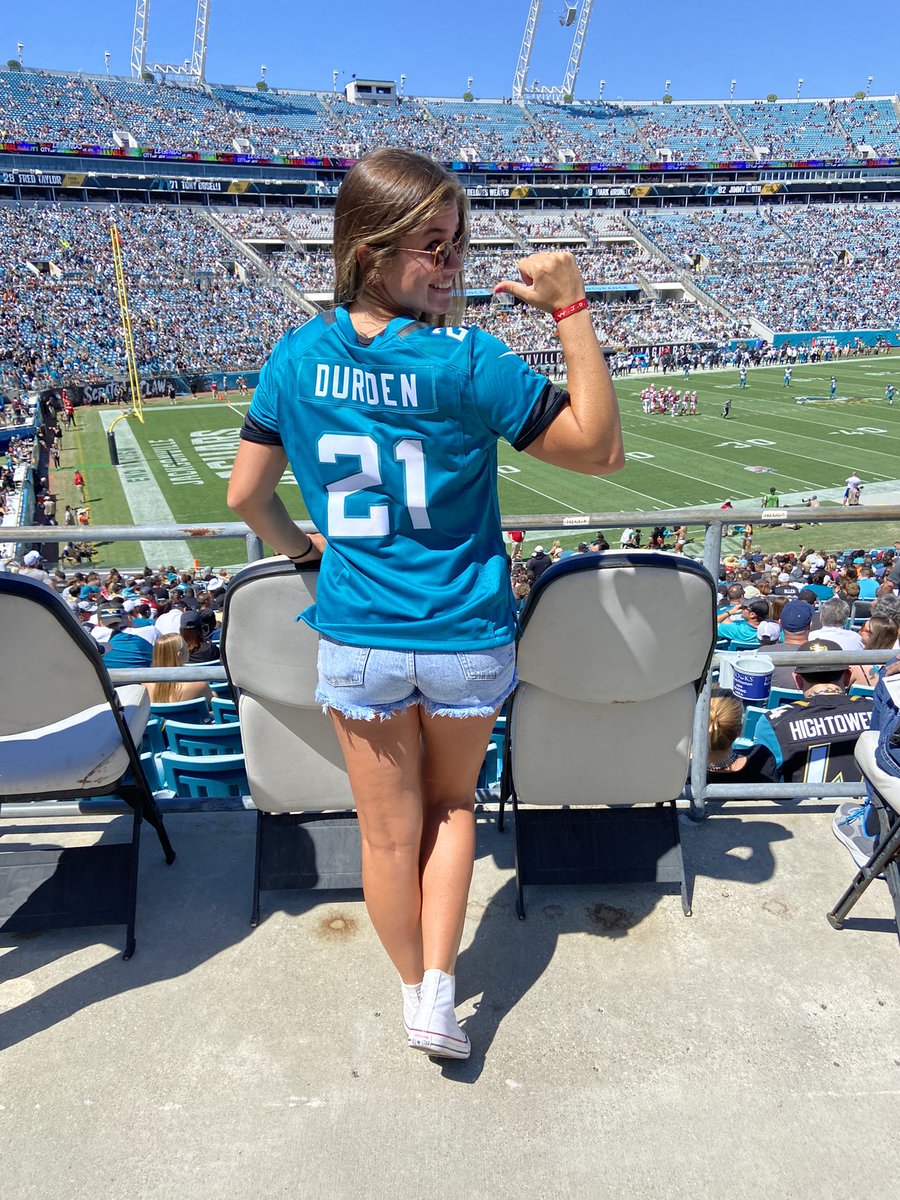 kaylaedurden's tweet photo. This happened today 😮😮😮Thanks for having me @Jaguars !!!!! #dtwd https://t.co/01IXScWsoz