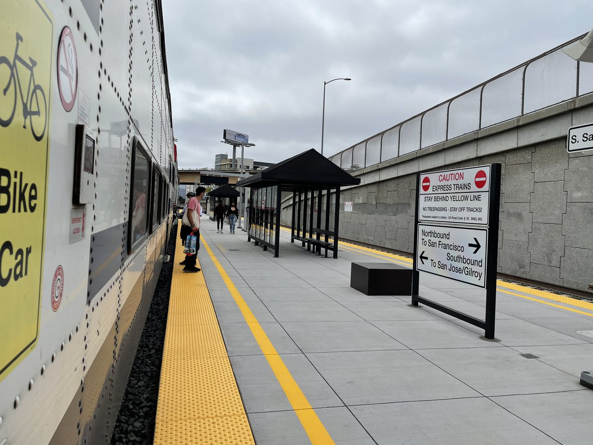 TravelGuru787's tweet photo. #PaRRty train with the New SSF station https://t.co/y7KsWBZqCk