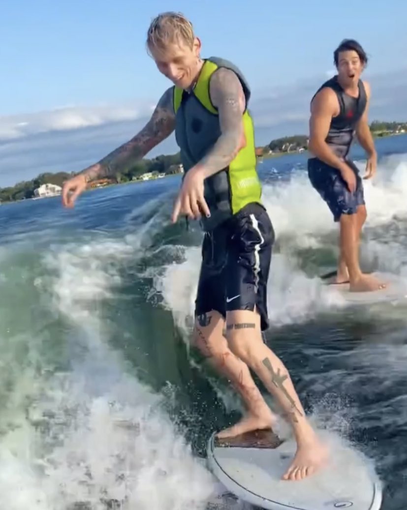 ticketstocolson's tweet photo. Why is NOBODY talking about surfer Kells?!?! https://t.co/zn0IRyWfsV