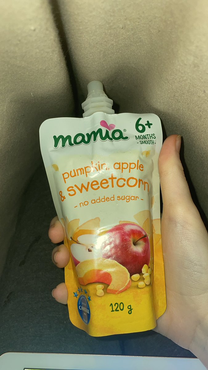 ja3z_'s tweet photo. bruh this bitch only 76 calories imma be livin off of my 1 year old brothers food😻 https://t.co/JjALrE2olX