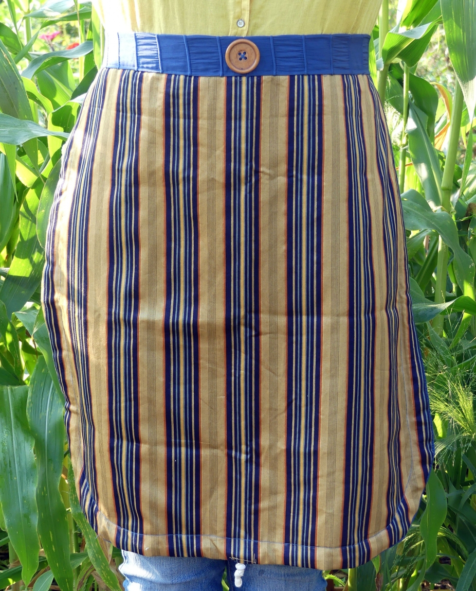 AbsolutelyAmaz5's tweet photo. Blue Gold Pinstripe Gathering Apron - Upcycled fabrics https://t.co/i2NhgCfMXT https://t.co/Pbg234yz8R