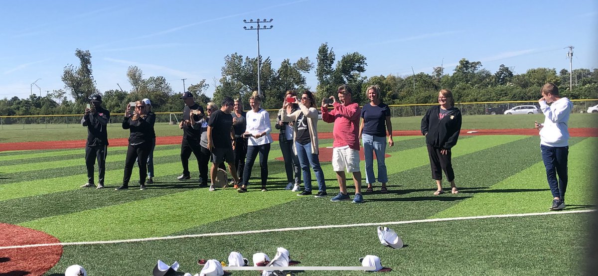 tcmoss5's tweet photo. Even better parents! #PaparazziStrong ! So fun watching them all support each otherโs kid! #TCRFAM https://t.co/qRbldm4voR