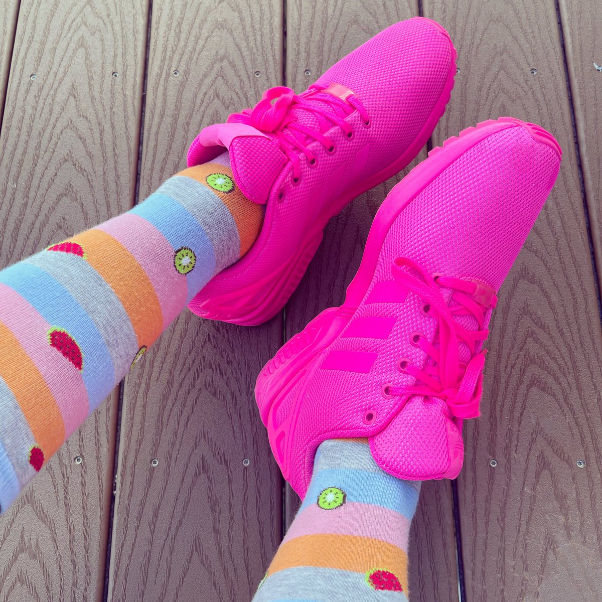 DyerNiko's tweet photo. Pretty In PINK!
These are like Top 5 Fave Pair of Shoes I Own. Plus Proceeds from their Sale went toward Breast Cancer Research which was a Fantastic Purpose to Buy/Own Em!
#pinkforbreastcancer #shoegameonpoint
#sundayvibes😎 https://t.co/9pOicDhfiC
