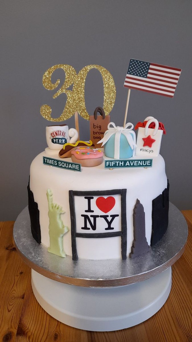 heidi_rowlands's tweet photo. This is the cake I made for my sister in laws 30th birthday. Probably the most stressful thing I have ever done!  @BritishBakeOff #ExtraSlice https://t.co/kzuoxqpUQ9