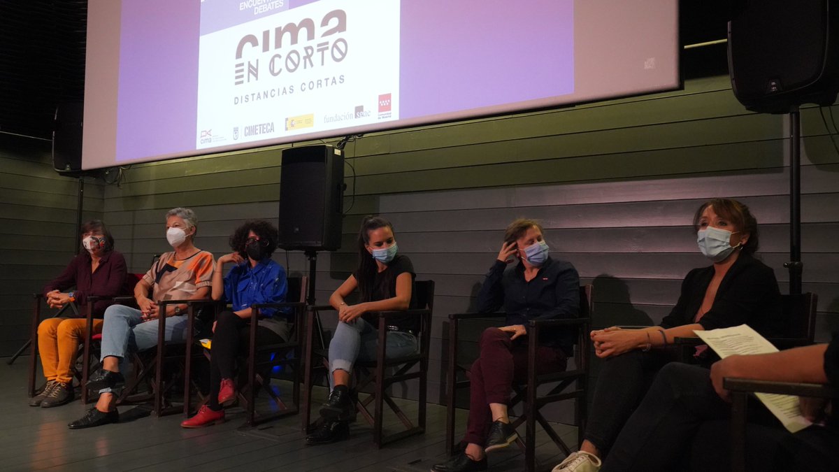 CIMAcineastas's tweet photo. 📸 Imágenes de la pasada cita #CIMAenCORTO edición @CreadorasS en @CinetecaMadrid

Con @maucardoso2 @mmaganto @bjvelilla2014 y @JeniferRubioP entre otras

💜 Gracias a todas por hacerlo posible. Equipo: @SariBamba, Patri de Luna, @Irlanda_Eire e Irene Cardona 💜 https://t.co/R84cyMf6mp