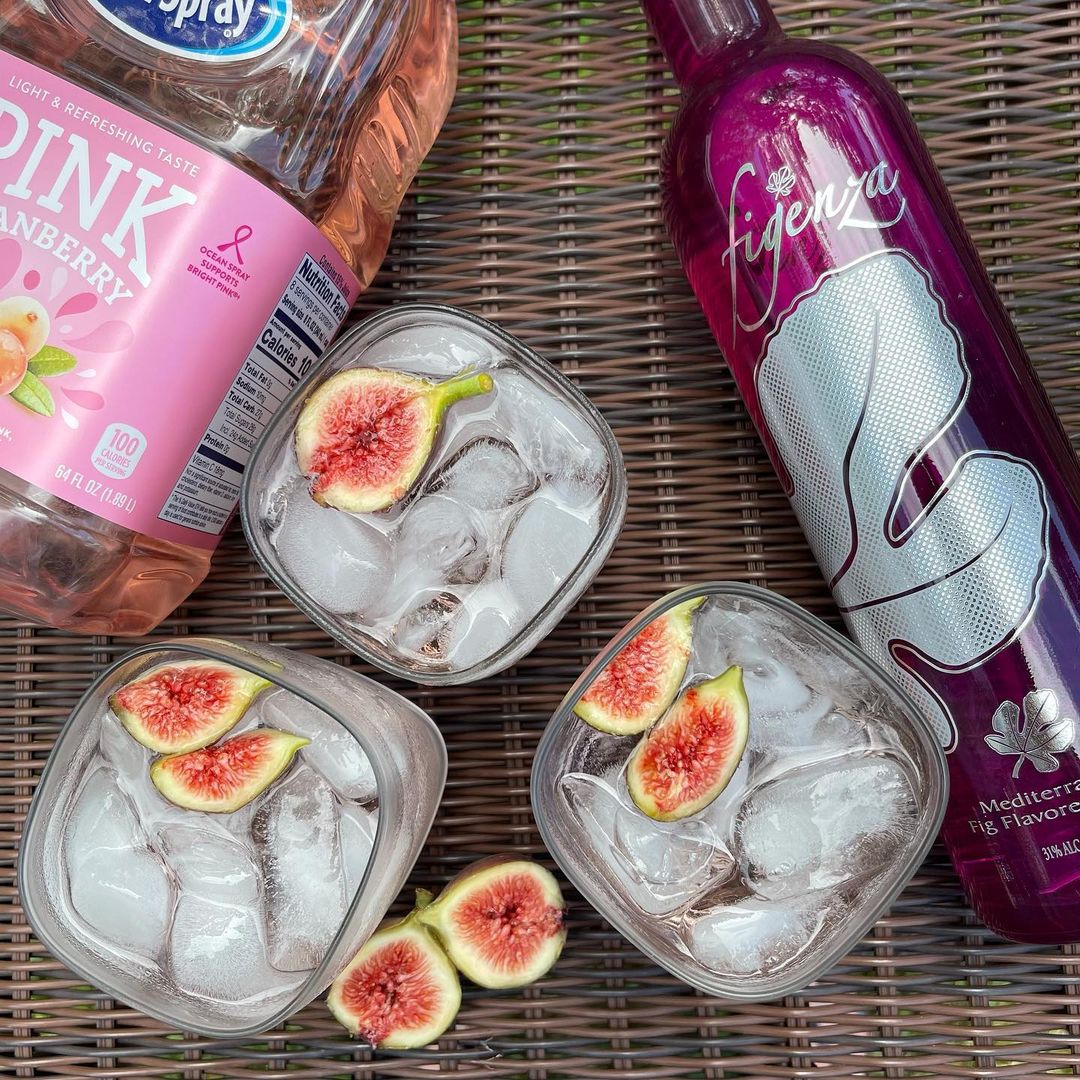 #SundayFunday featuring refreshing cocktails with...fresh figs. Head to the link below to get Figenza shipped to your door and then tag us in your creations!  🍹
 
bit.ly/3zGUnvJ

(Via IG: <a href="/julesabba/">Julie Abbamondi</a>)