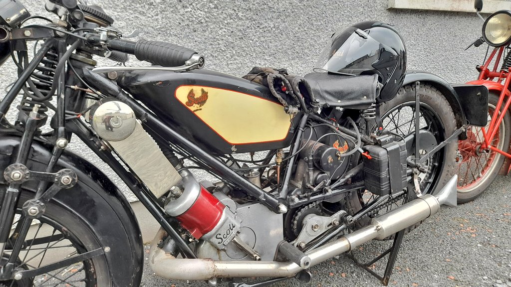 BulldogBDX's tweet photo. I suggest we have a delightfully #watercooled #ScottSunday Because it's not often you see one of these but when 2 turn up that's a cause for celebration. Look at that headlamp and speedo drive...😍😍😍 https://t.co/oQhkGdERql