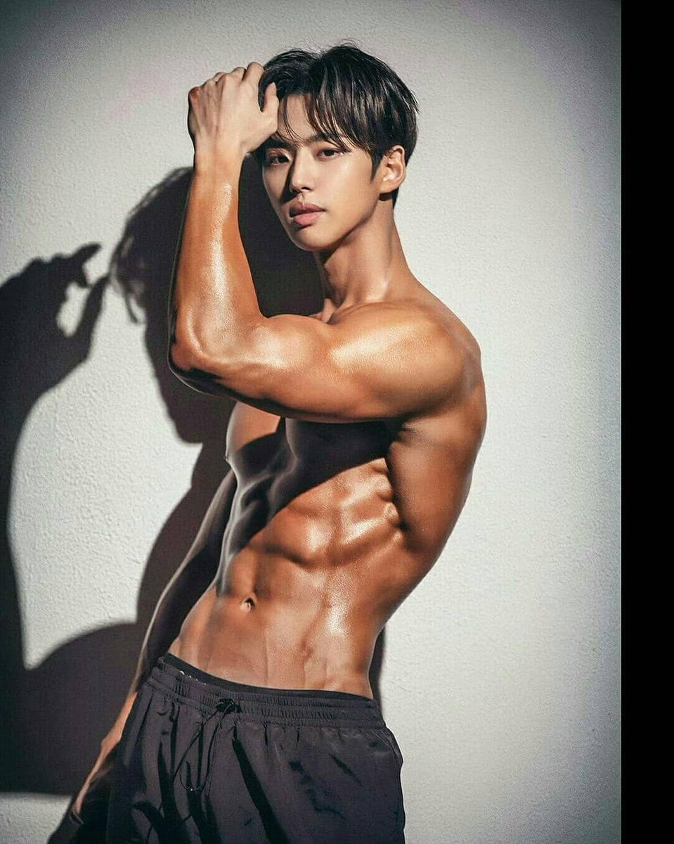 KpopAbs28's tweet photo. I really don't know what to say! #HONGSEOK #PENTAGON #kpopabs #oppa https://t.co/NS50gLFd50
