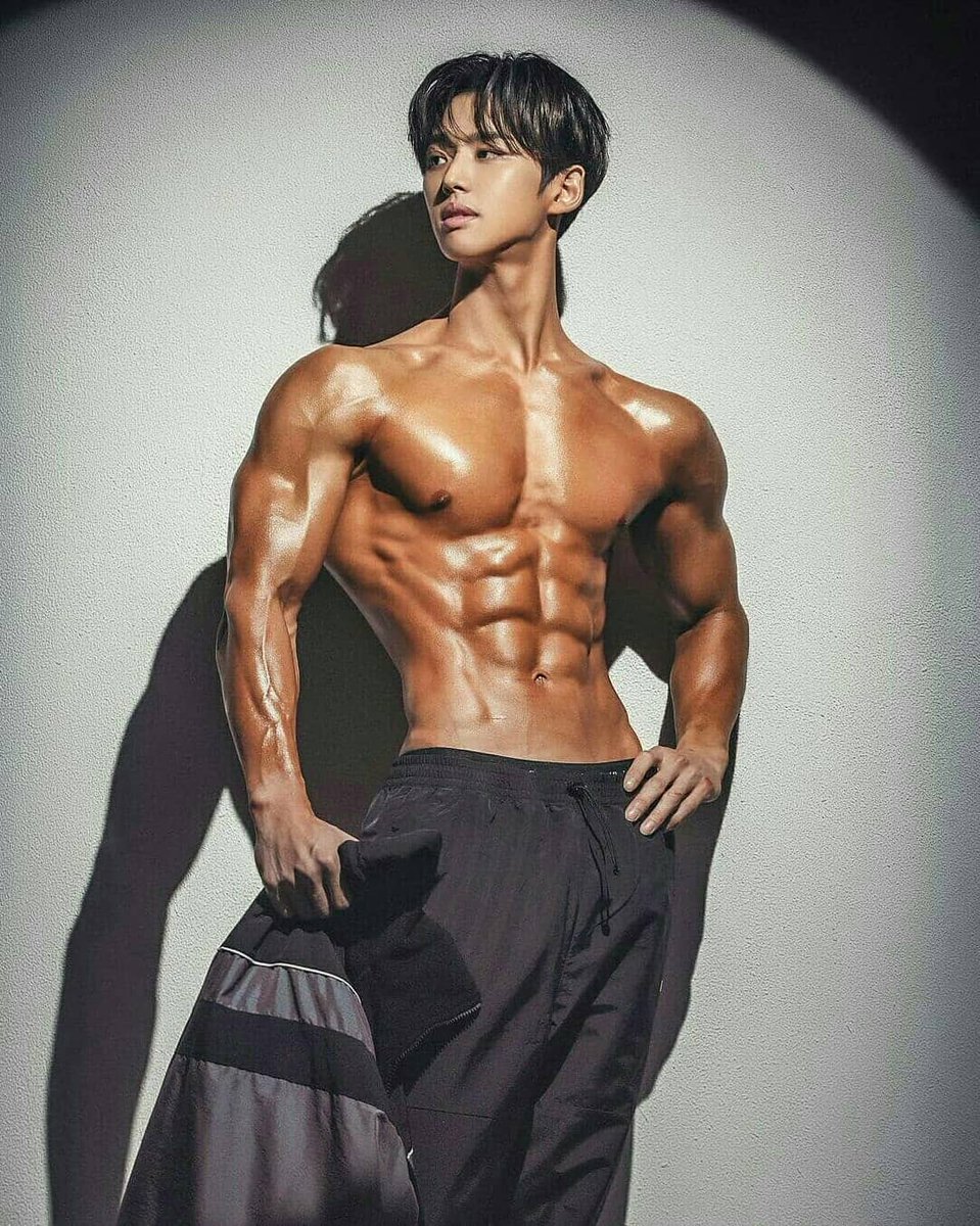 KpopAbs28's tweet photo. I really don't know what to say! #HONGSEOK #PENTAGON #kpopabs #oppa https://t.co/NS50gLFd50