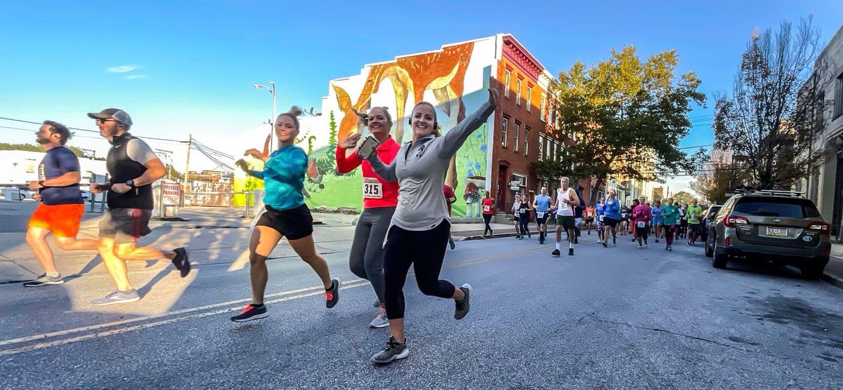 😍 What a beautiful backdrop for this weekend’s York White Rose Run! 

📸 thanks to York Storyman