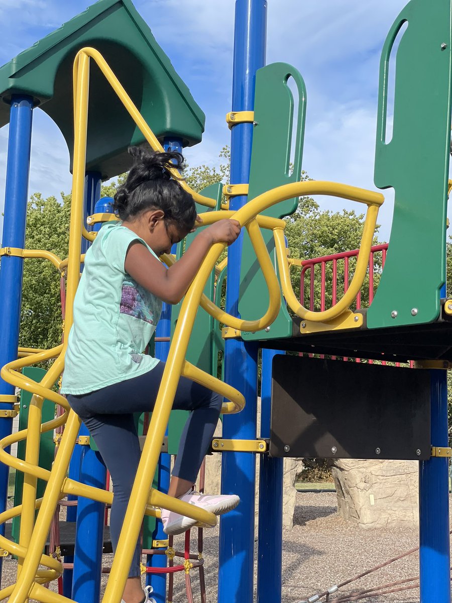 MrsBail36565809's tweet photo. I was gently reminded to keep my promise and get set my “to do list” aside. Sunshine and fun is just what I needed. #hittingpause https://t.co/cywAUvM1gJ