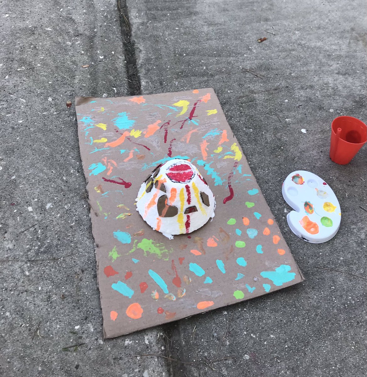 JWMutchler's tweet photo. This is one busy and creative little Wildcat!! He found all the material in the garage and brought it out to start making his volcano 🌋 vision come to life. #artist #art #humbleisd #wildcat @HumbleISD_HE @ArtTillman @HumbleISD https://t.co/4461CPTBGf