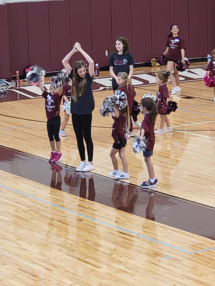 DHS Diamonds and Dazzler first dance clinic was a success!  Everyone seemed to enjoy themselves and their performance was so Cute! <a href="/BuildThePack/">BuildThePack</a> <a href="/DanceDavenport/">Davenport HS Dance Teams</a> <a href="/Davenport_HS/">Davenport High School</a>