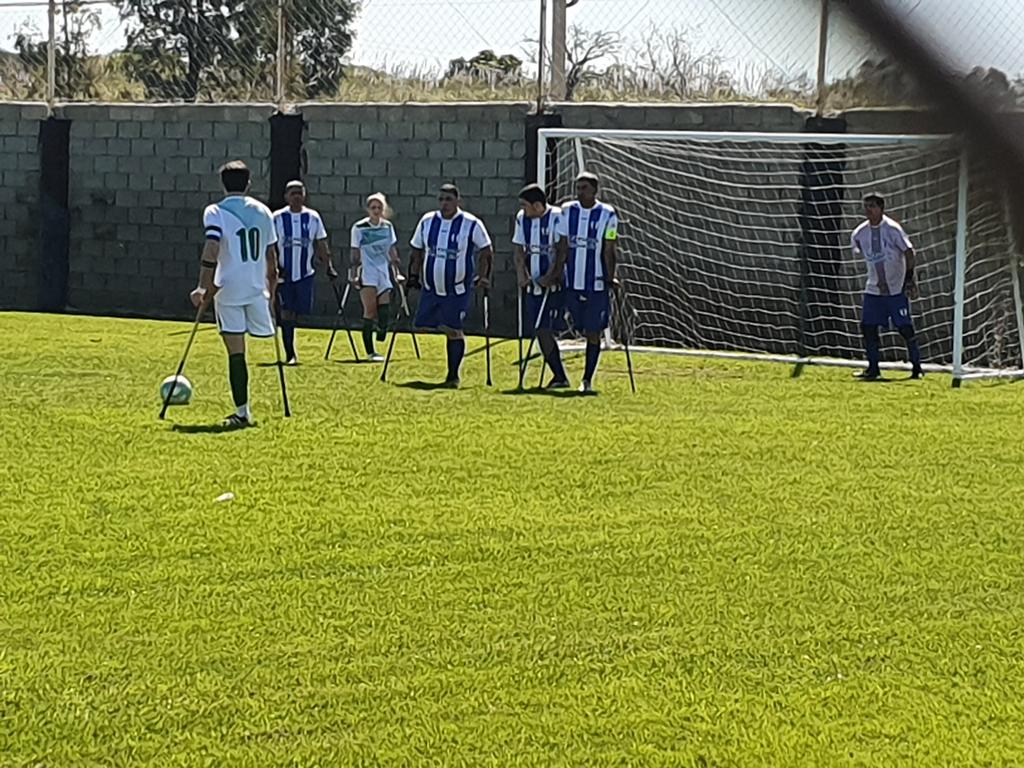 diego_berretta1's tweet photo. Remo , ciclismo, fútbol amputados,fútbol de la  liga en Colonia !!! Un domingo a todo deportes https://t.co/aNfMuXejuK