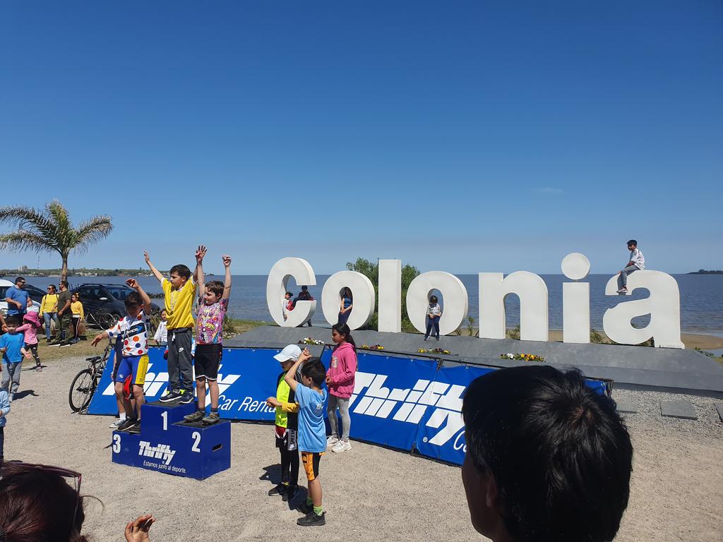 diego_berretta1's tweet photo. Remo , ciclismo, fútbol amputados,fútbol de la  liga en Colonia !!! Un domingo a todo deportes https://t.co/aNfMuXejuK