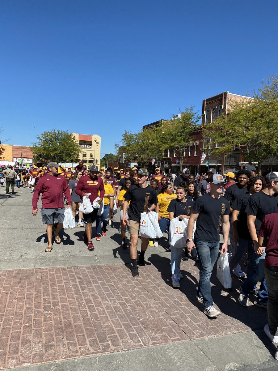 IHCCWrestling's tweet image. 🥞🥞🥞 Centerville Pancake Day Parade!! #WeAreHills #ParadeFun