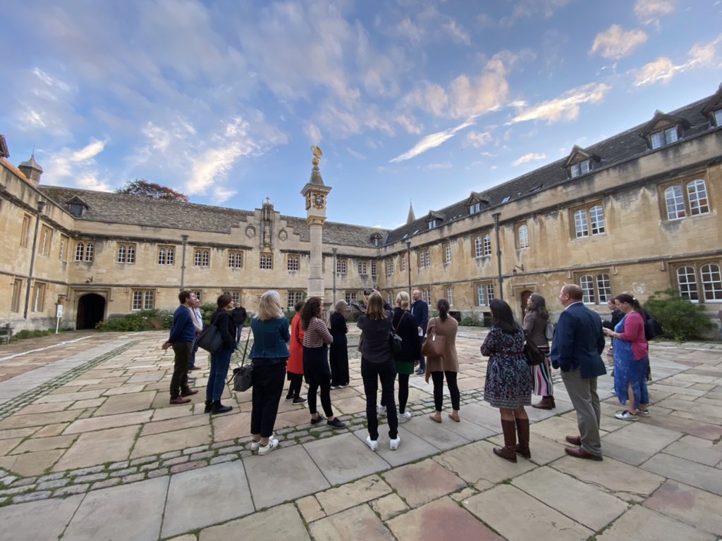 emmaclogs's tweet image. Starting off #OCLResidential2021 with a walking tour of Oxford reviewing 800 years of leadership, followed by dinner at Oriel College and a speech from Lord Mendoza #TheOxfordExperience