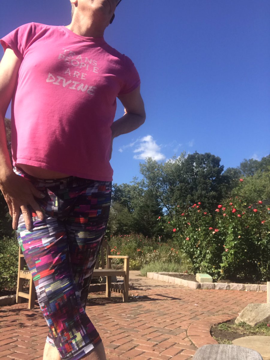 rediMermaid's tweet photo. #runningwhiletrans Arlington edition https://t.co/t5bjwHjhDv