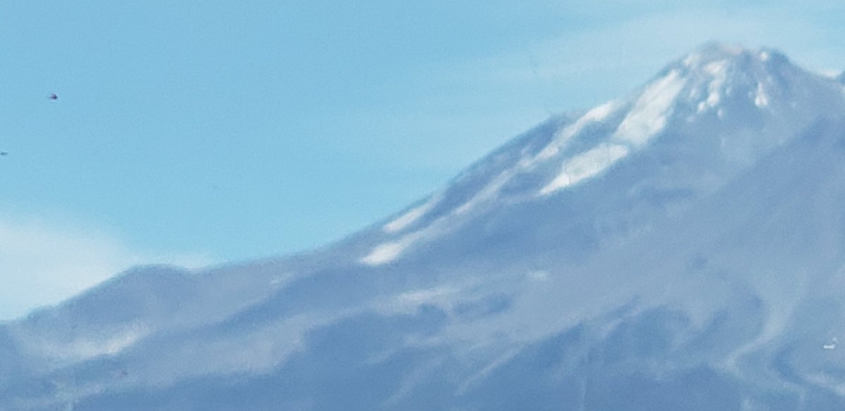 4yoinfopeeps's tweet photo. #mtshasta venting on nw side #volcano #realdutchsinse https://t.co/qnJkmVbXJJ
