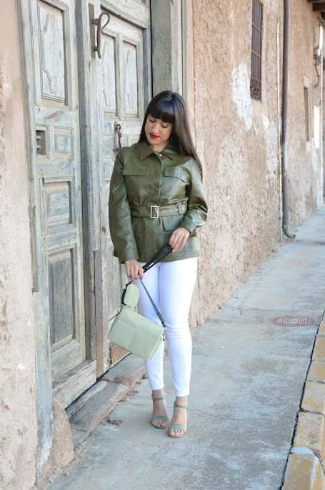 Raquelmarcos244's tweet photo. Cazadora de la colección premium de @SHEIN_official  el color oliva 🫒 es precioso y me encanta para el otoño 🍂.

https://t.co/7ATcJkqEfj Ref: 2902107

15% de descuento con mi código 𝐅𝐖𝐗𝟏𝟎𝟑𝟎  🛍

#SHEINX #SHEINFW21 #SHEINXrocktherunway
#leather #leatherjacket https://t.co/pLZLUQZXUI