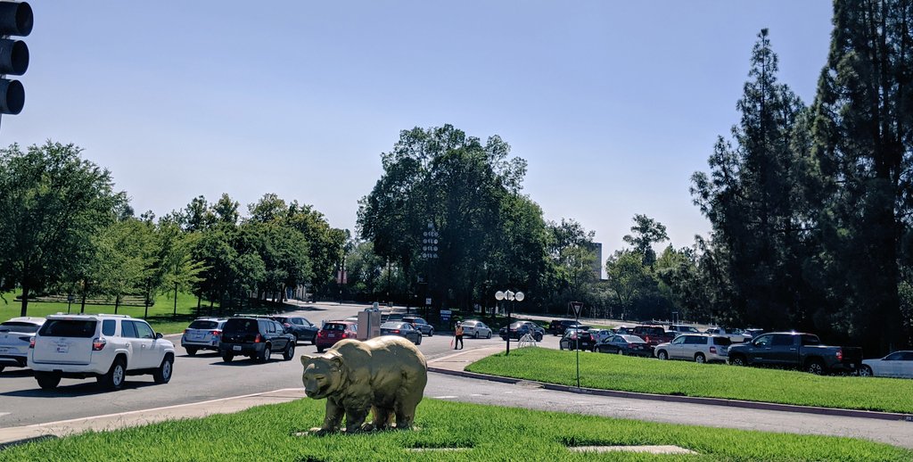 KeisukeNakagawa's tweet photo. Lots of people waiting to get their @Pfizer #COVID19 booster shot! Long lines @calexpo!
#MedTwitter #SacramentoProud 
#MaskUp #GetVaccinated #GetBackToNormal https://t.co/ETxMyYhYYH