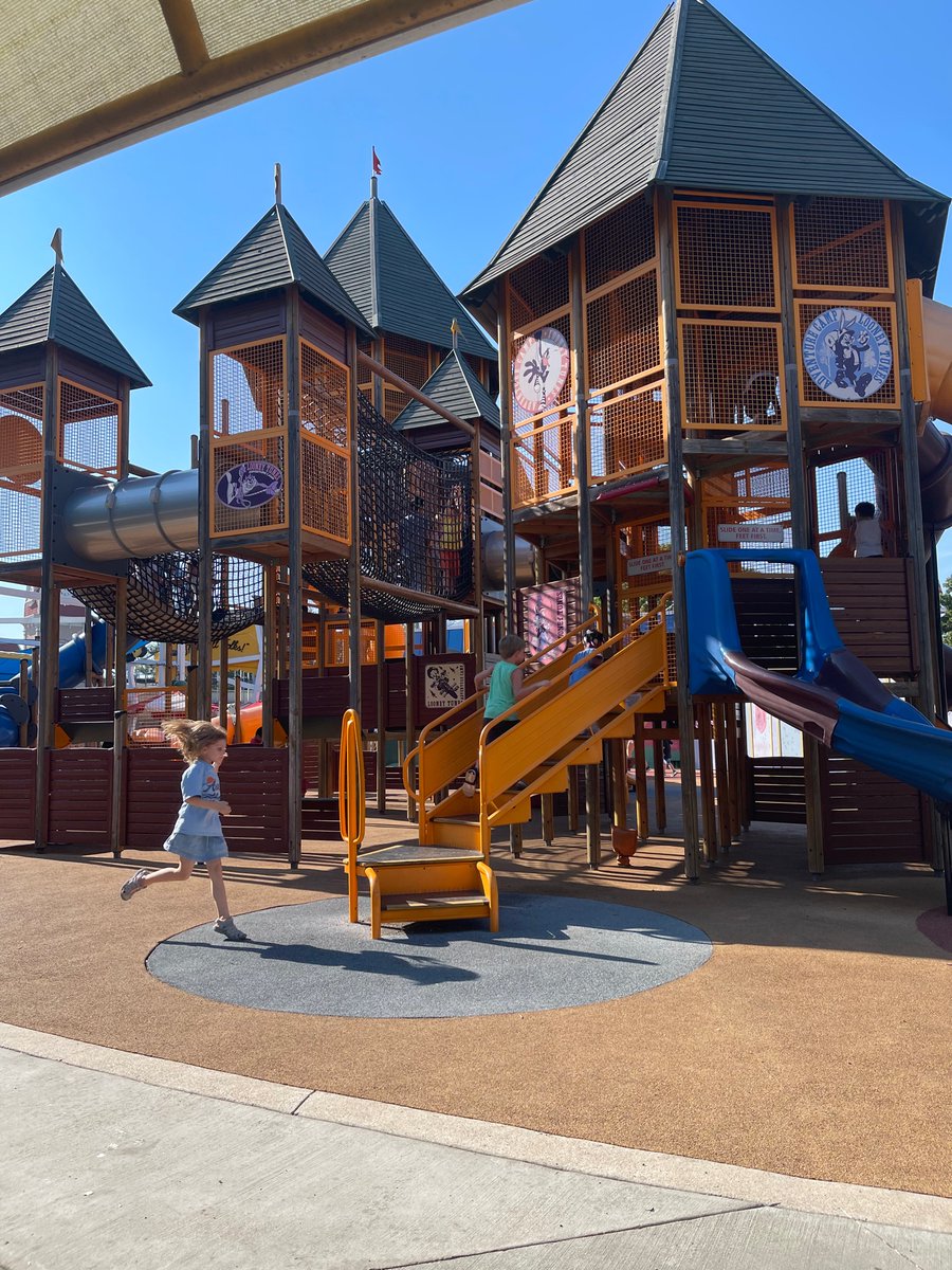 TalkCurtis's tweet photo. OMG a covid super spreader event with kids @SixFlagsOverTX #JoeBidenBackoff  you want a piece come and get it in #Texas https://t.co/ayMOTg3FPk