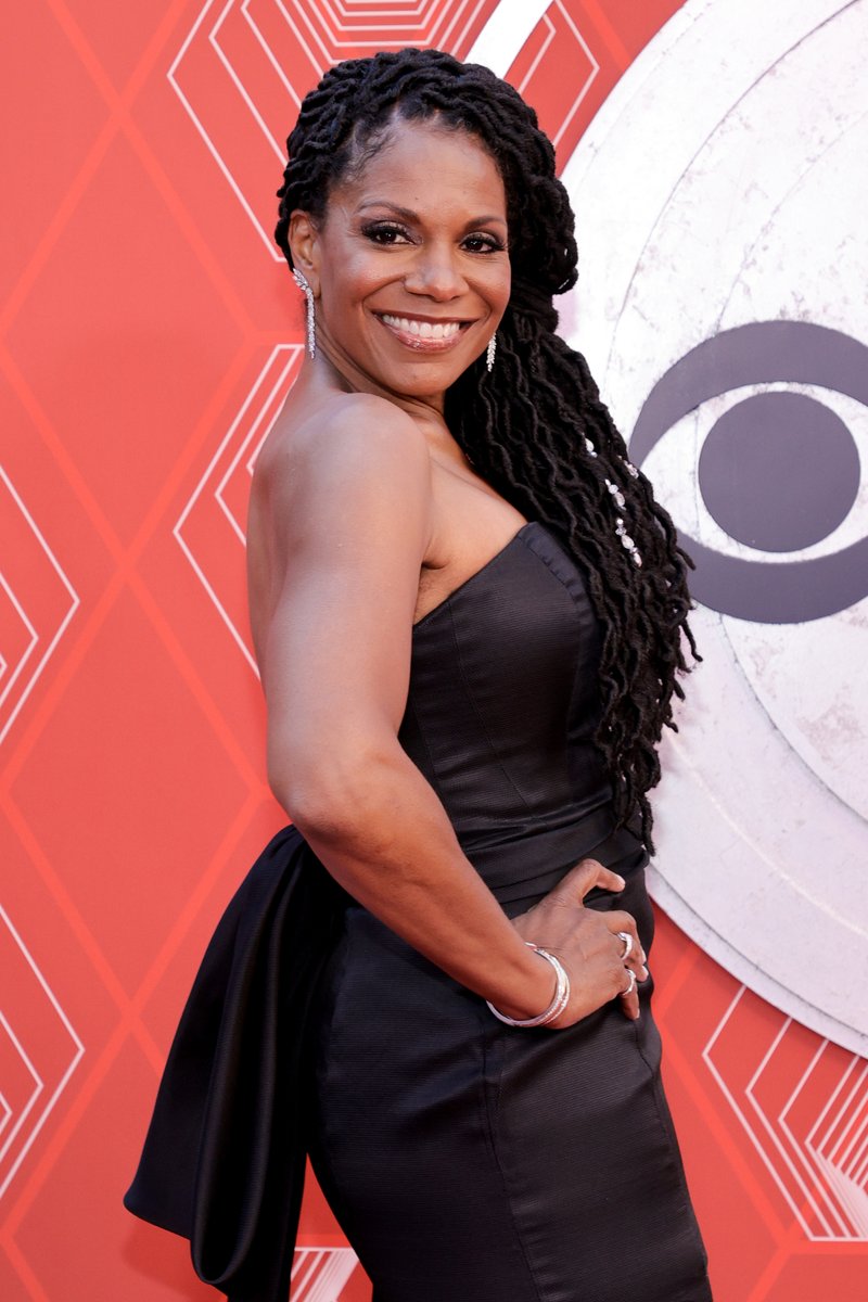 QUEEN <a href="/AudraEqualityMc/">Audra McDonald</a>  has arrived at <a href="/TheTonyAwards/">The Tony Awards</a> 🖤😍 #TonyAwards