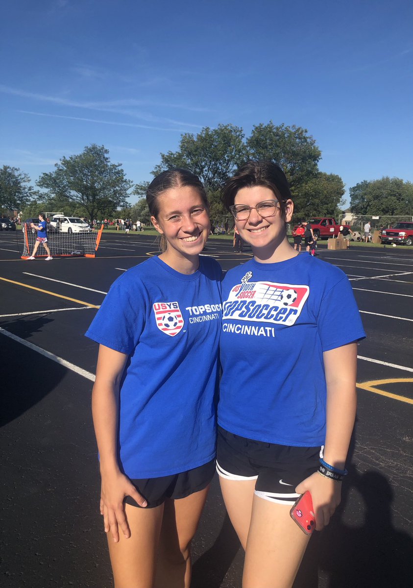 ReneeBrunett's tweet photo. Dear @roselavelle, 

Thank you so much for supporting @CincyTOPSoccer! Both of my daughters volunteer. Today, we saw 2 players open their box of @newbalance shoes from you and say, “I’m so happy!” Thanks for being such a great role model and giving back to our community! ⚽️❤️🤍💙 https://t.co/FtayX5EUGW