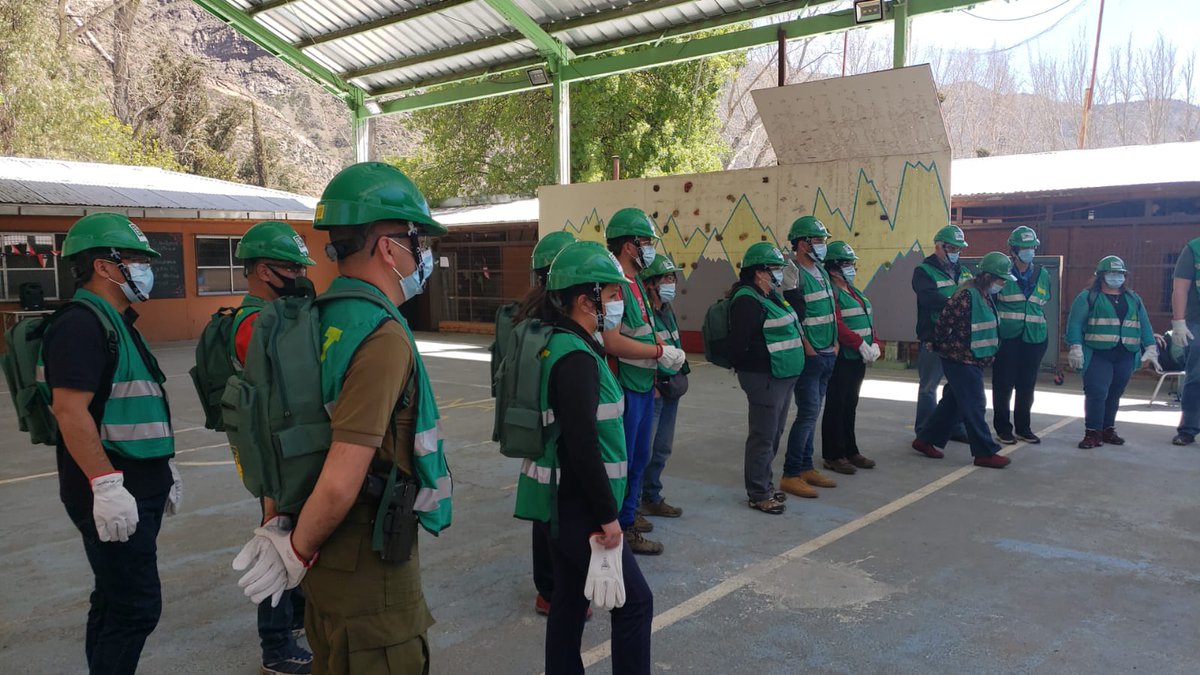 Senapred's tweet image. #CursosONEMI Durante esta jornada #ONEMIRM finalizó el Curso Equipos Comunitarios de Respuesta ante Emergencias –CERT dirigido a la comunidad de San Alfonso, fortaleciendo así sus capacidades de preparación y respuesta frente a emergencias.