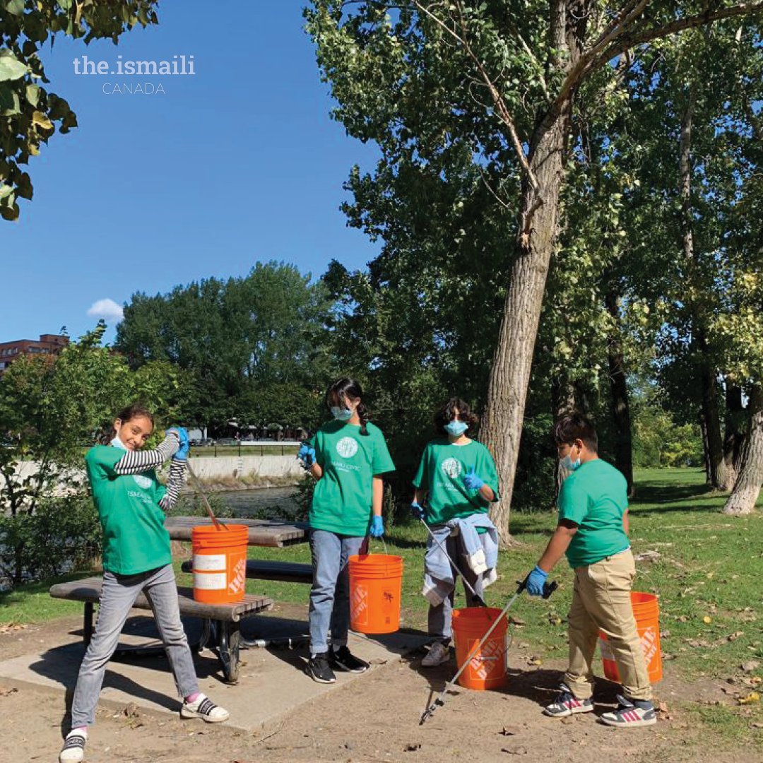 ismailicivic's tweet photo. Team Quebec is coming in strong with the park cleanup at @LachineCanal! 44 pounds of garbage and 12 pounds of recycling were collected on Saturday. Amazing job Quebec!

#GlobalIsmailiCivicDay #GICD #OneJamat https://t.co/BLlFVo8wlB