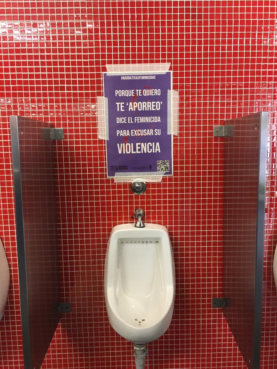 Danielsuarezvoz's tweet photo. Todos los aplausos para @elderechoalno y su acción #NarrativasFeminicidas, mensajes duros y necesarios. https://t.co/E0pOnL3OHC