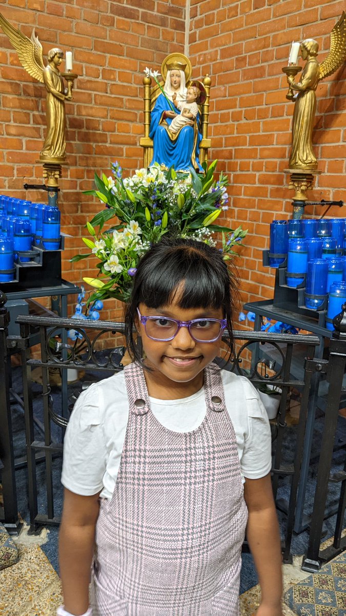 deepakdeepfacto's tweet photo. @ololn11 Danica spent the weekend enjoying a pilgrimage to @WalsinghamEN and @walsinghamabbey and learning about the heritage of the village and Our Lady. https://t.co/uPsKVBjW7r