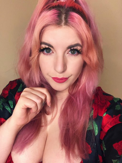 felt cute, might delete later 😝 https://t.co/HVrVGrXTup