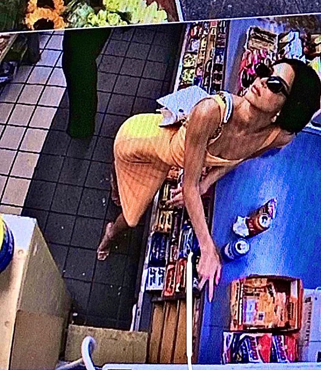 pedestrian's tweet photo. Kendall Jenner https://t.co/Sam9V7l3rI