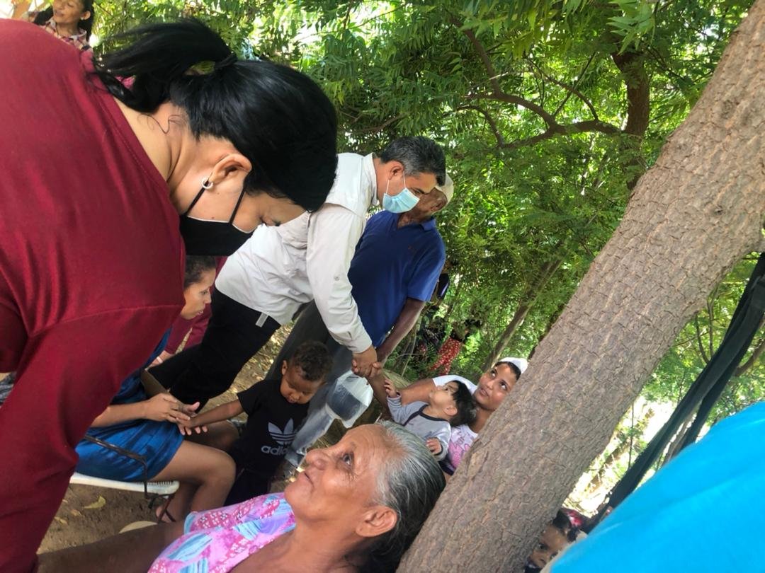 Jpuentedabajuro's tweet photo. Gracias a la gente del sector la Curva de Dabajuro. Cada día son más los que dicen que #DanielVillaEsLaOpcion #DanielVillaAlcalde #Dabajuro https://t.co/4iFQcSZoHj