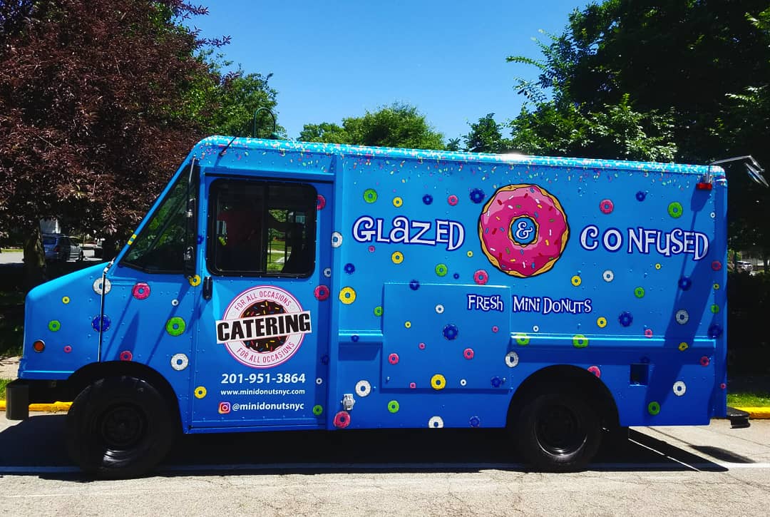 RiverbendatPI's tweet photo. Your Monday just got sweeter! The Glazed and Confused donut truck is coming to Port Imperial and will be parked outside at Riverbend tomorrow on 9/27 from 12:15pm-1:45pm with their delicious, made-to-order mini donuts. Check them out at @minidonutsnyc! https://t.co/5Uawa49iIp