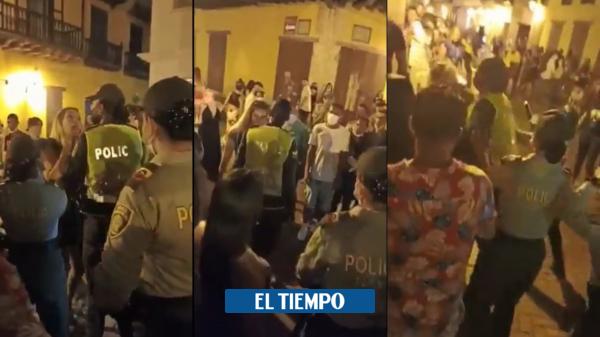 Citytv's tweet photo. 🚨 Una mujer extranjera y una auxiliar de la Policía Metropolitana de Cartagena protagonizaron una pelea callejera en el Centro Histórico de la capital de Bolívar. Aquí el video de lo ocurrido 👉 https://t.co/FaWry92ajF https://t.co/kD98K6IUci