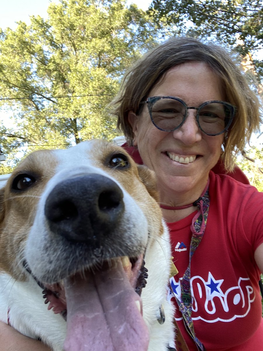 embesq's tweet photo. Since I “retired” from running, I don’t have as many opportunities to extol #poochpower. So here you go. https://t.co/zNBpZWxj4D