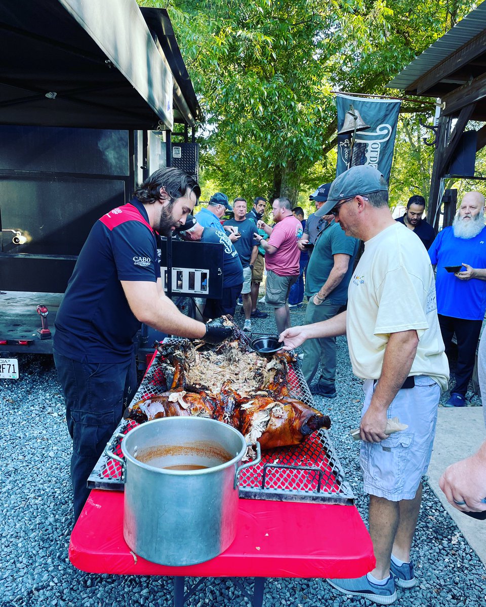 the_new_south's tweet photo. We had another great BBQ cook school here in Unadilla, Georgia this weekend. Had 50+ students from all around the world and each one loved that whole hog. Hog can bring the world together! #hogrules #bbqdream #bbq #cooking #class #jacksoldsouth https://t.co/JyDm0esA99